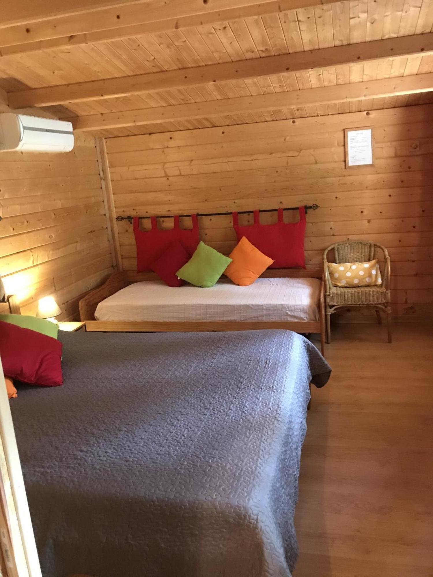 Mas De La Pinede Ex-Les Arbousiers Bed & Breakfast Bollene Room photo